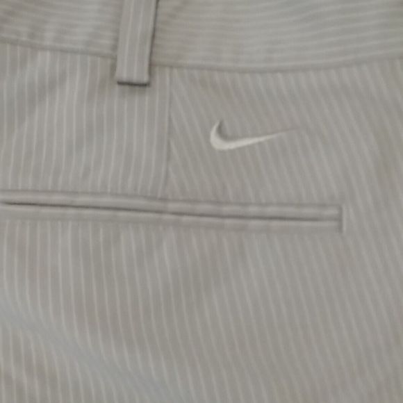 Mens Nike Dri-Fit Khaki Beige Pin Stripped Golf Shorts Casual Size 38 Inseam 11" - Picture 3 of 6